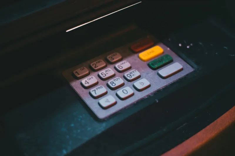 erik-mclean-CdYiBHnksAQ-unsplash